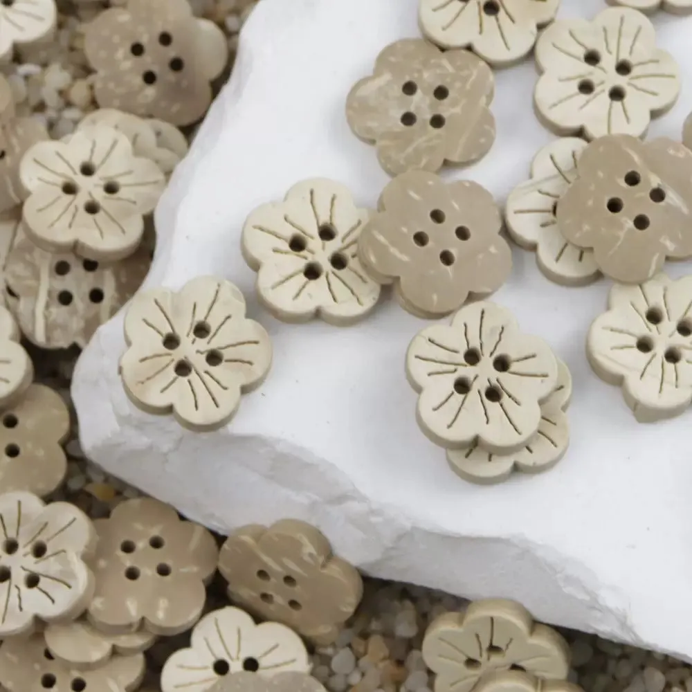 15/17.5mm Flower Shaped 4 Hole Natural Coconut Shell Buttons 100pcs
