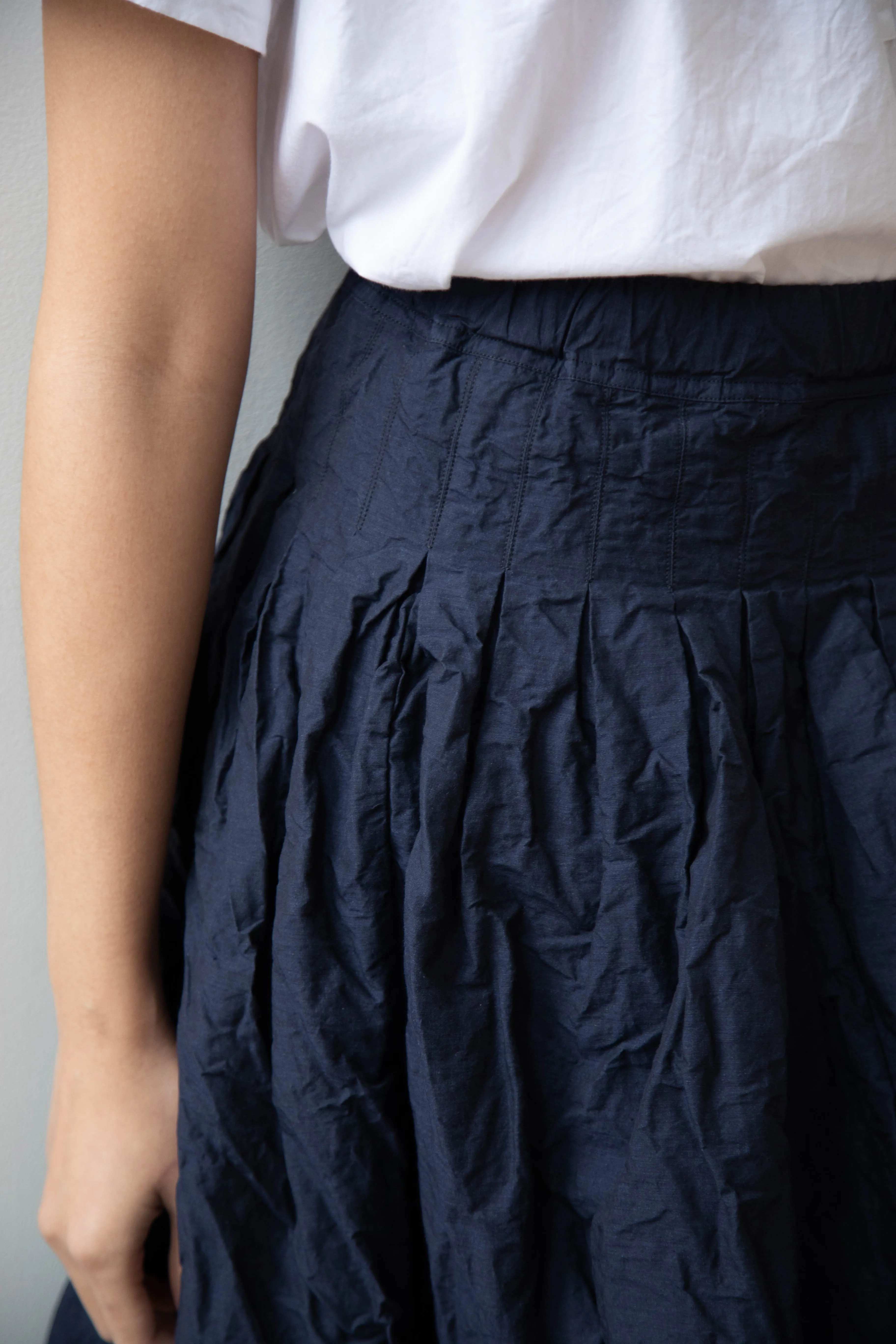 Bergfabel | Farmer Skirt in Navy Cotton Linen Crinkle