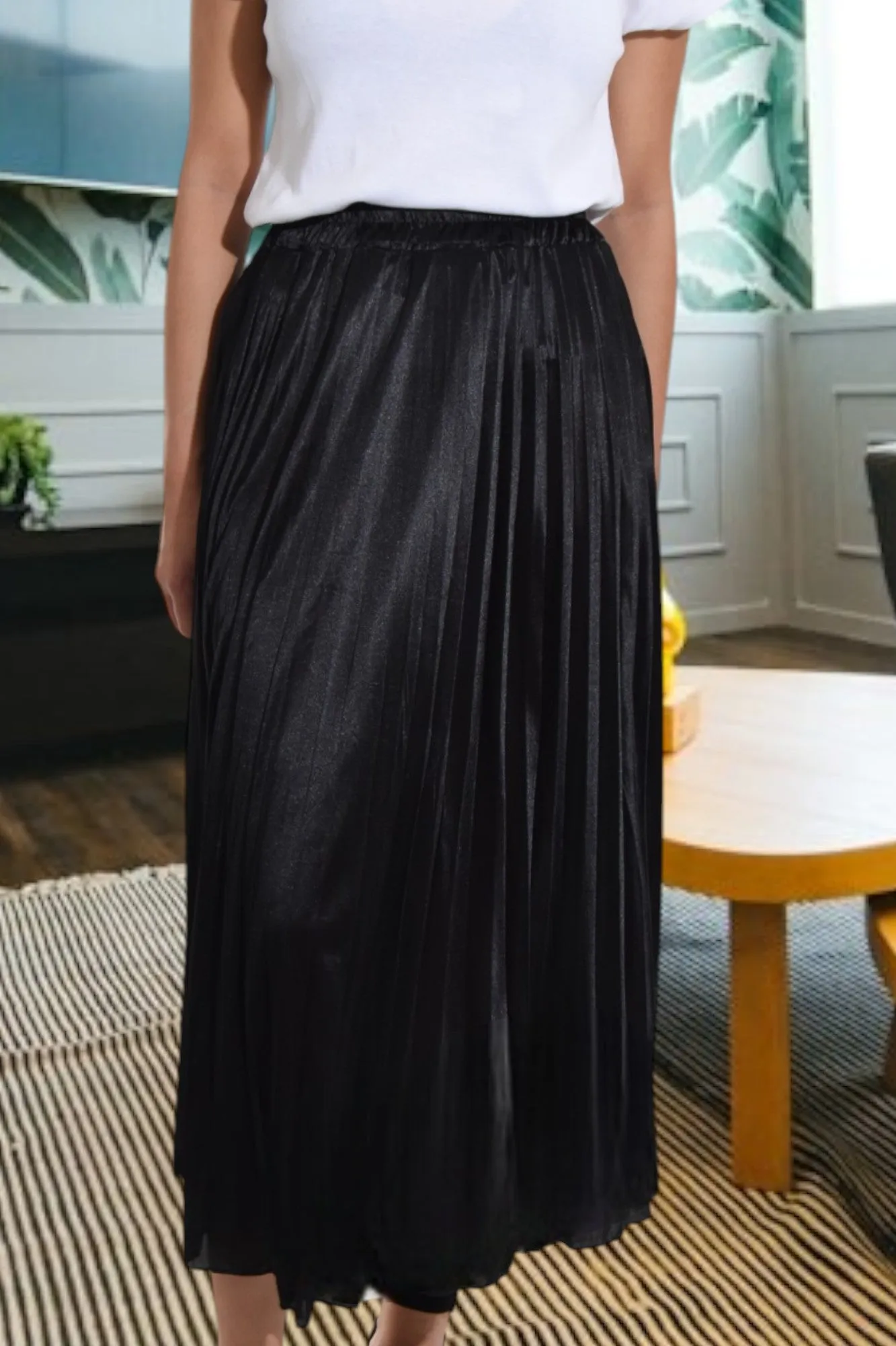 Black Elasticated Pleated Skirt