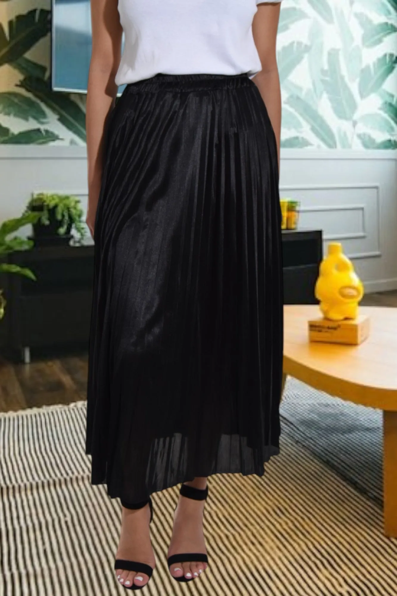 Black Elasticated Pleated Skirt