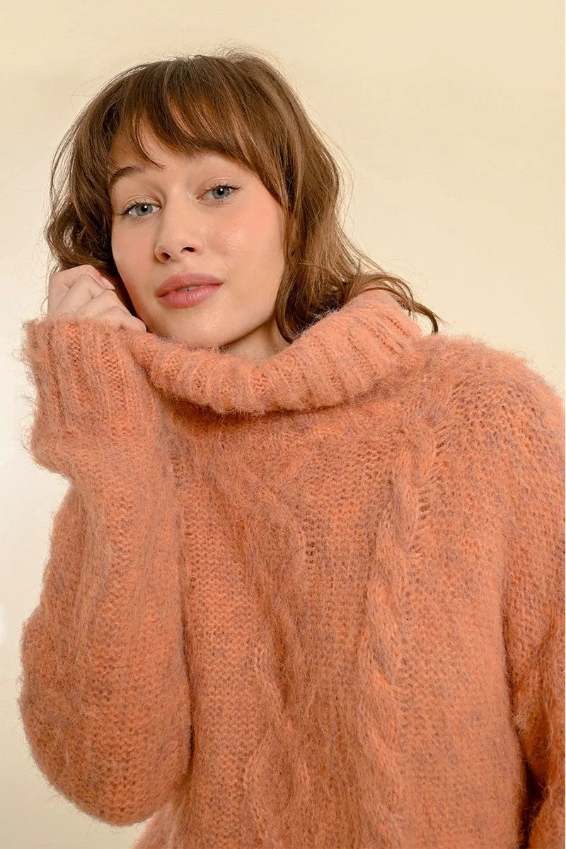 CHUNKY KNIT CABLE SWEATER