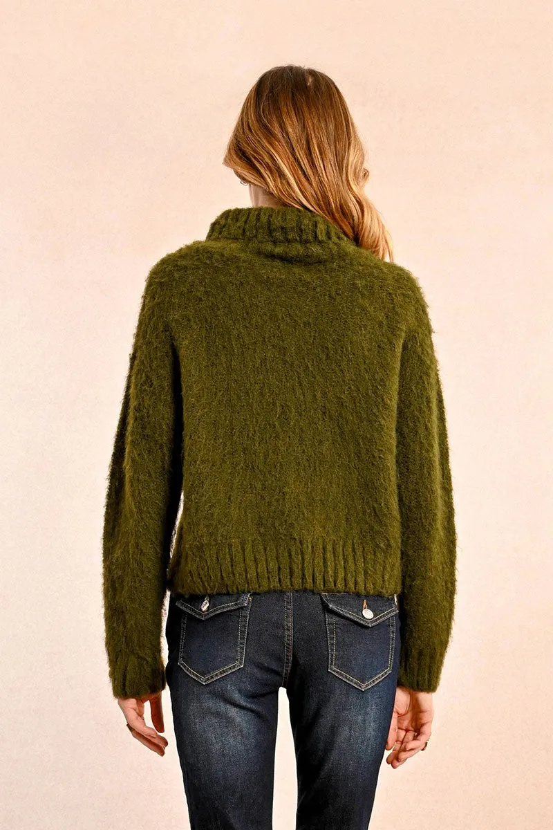 CHUNKY KNIT CABLE SWEATER