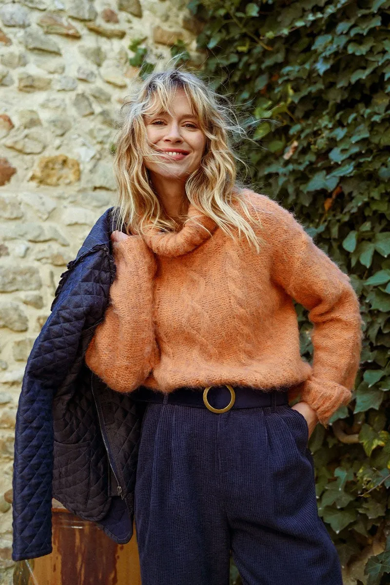 CHUNKY KNIT CABLE SWEATER