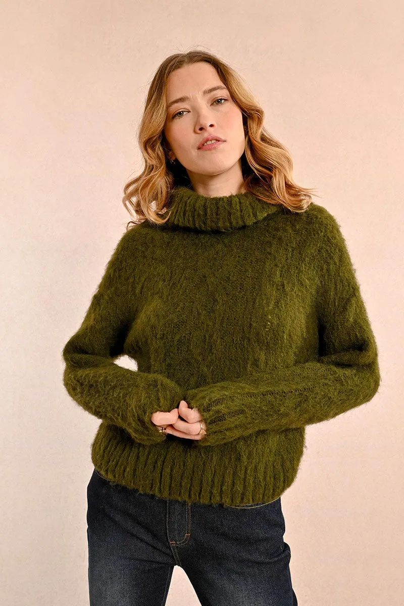 CHUNKY KNIT CABLE SWEATER