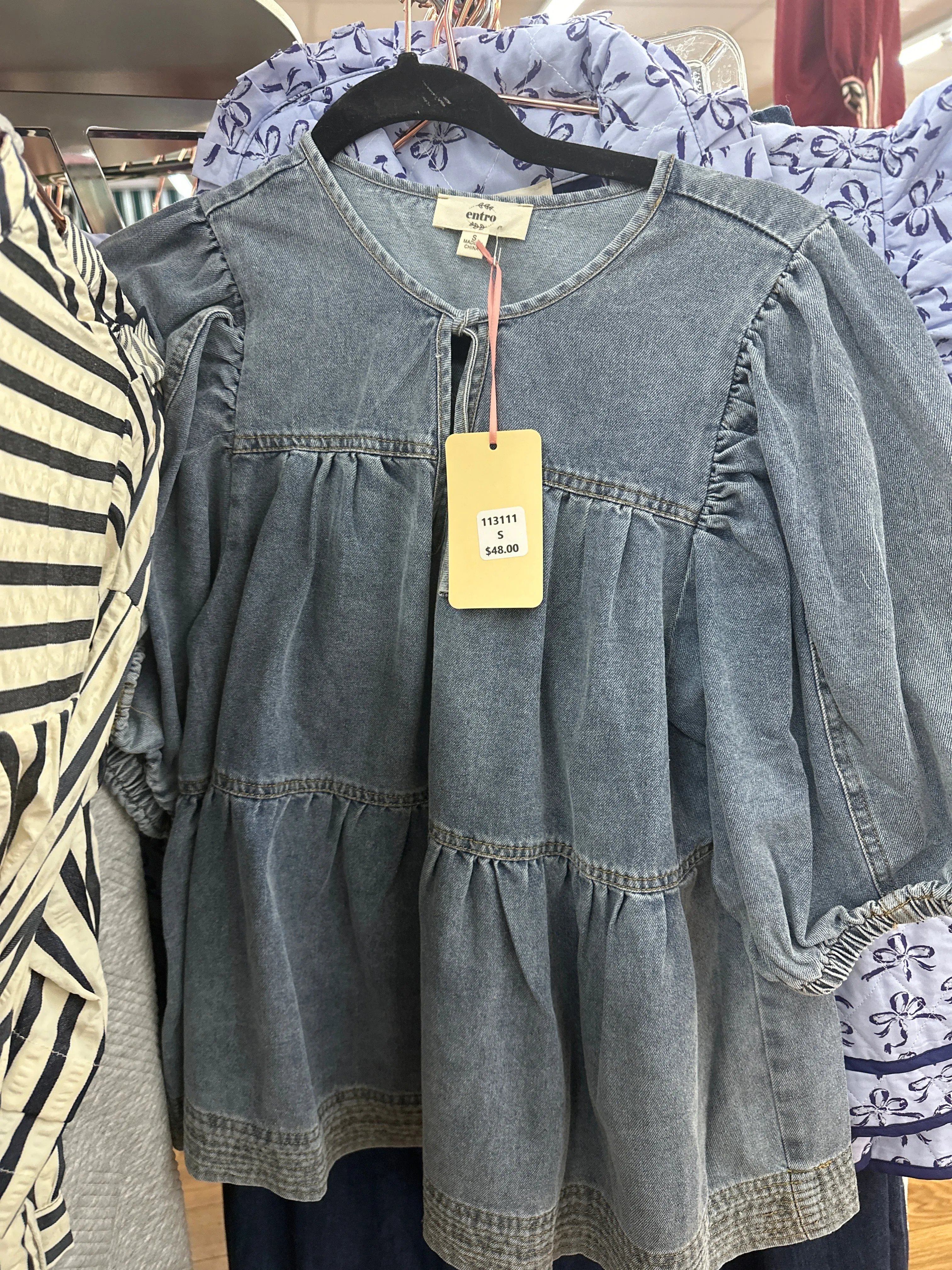 DENIM TIERED BLOUSE W/TIE NECK