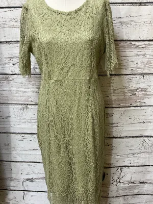 Dress Party Midi By Clothes Mentor In Green, Size: L