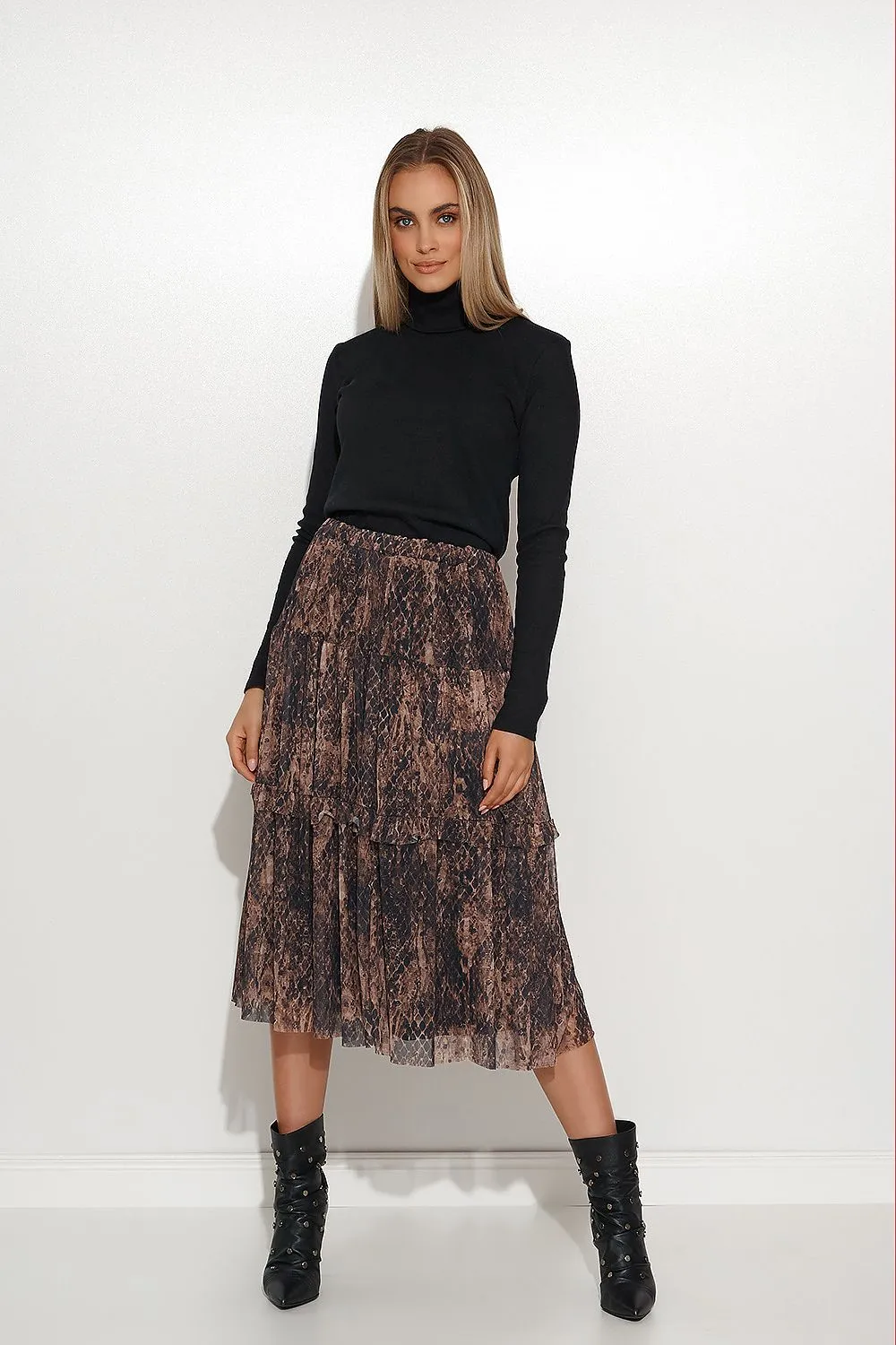 Elegant Ribbed Turtleneck Top