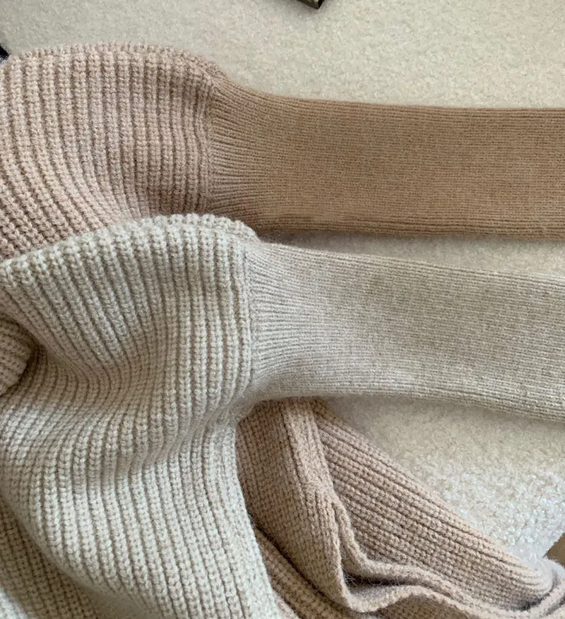Irregular Pullover Turtleneck Sweater for Women, Lazy Style in Autumn and Winter, High-Quality Loose Outerwear, Soft and Thick Knitted Sweater. C-241104-1