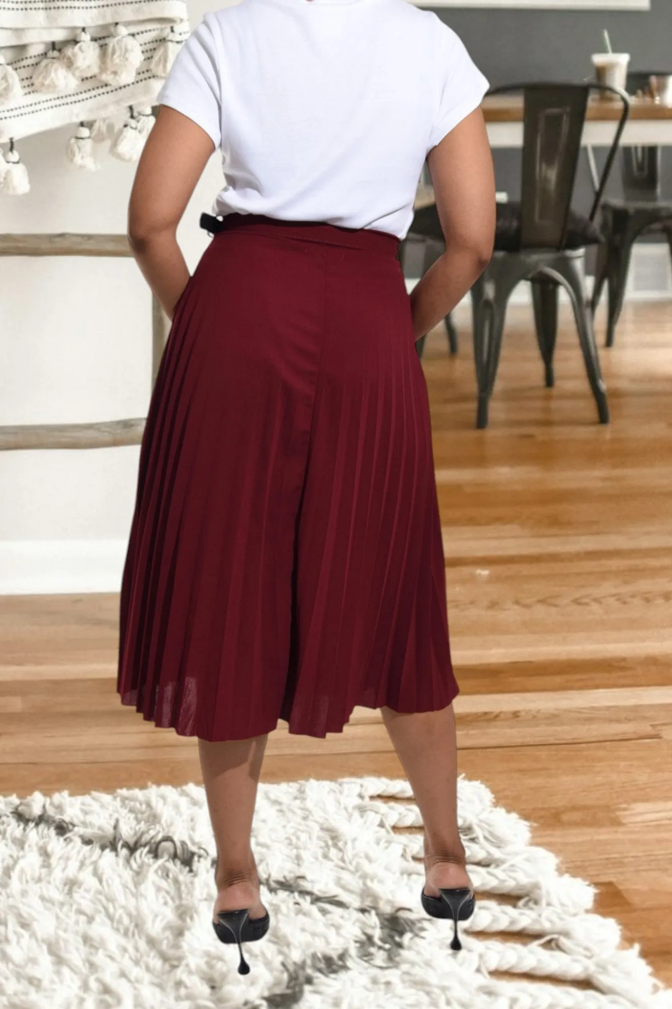 Ladies Burgundy Pleated Skirt