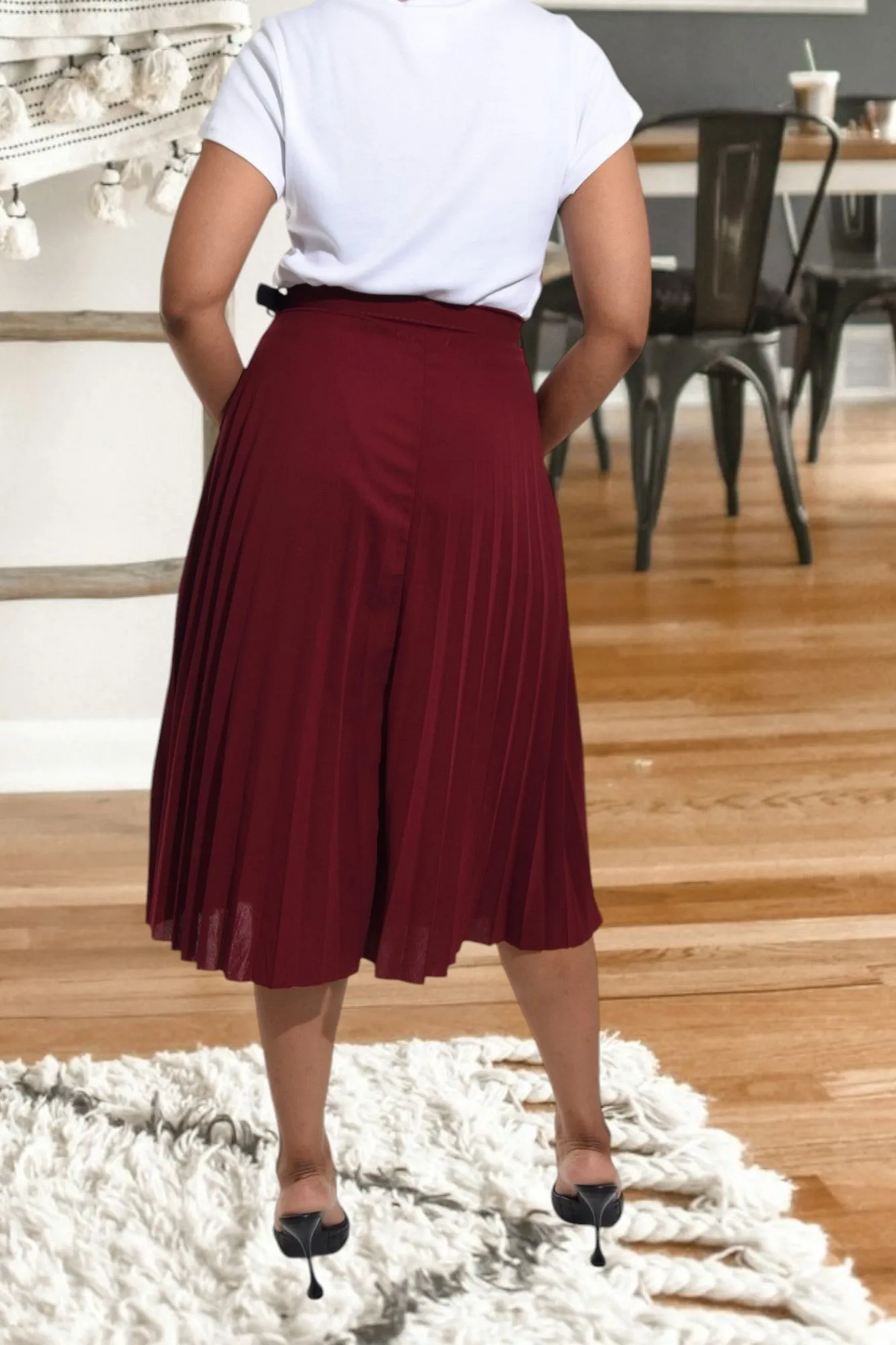 Ladies Burgundy Pleated Skirt