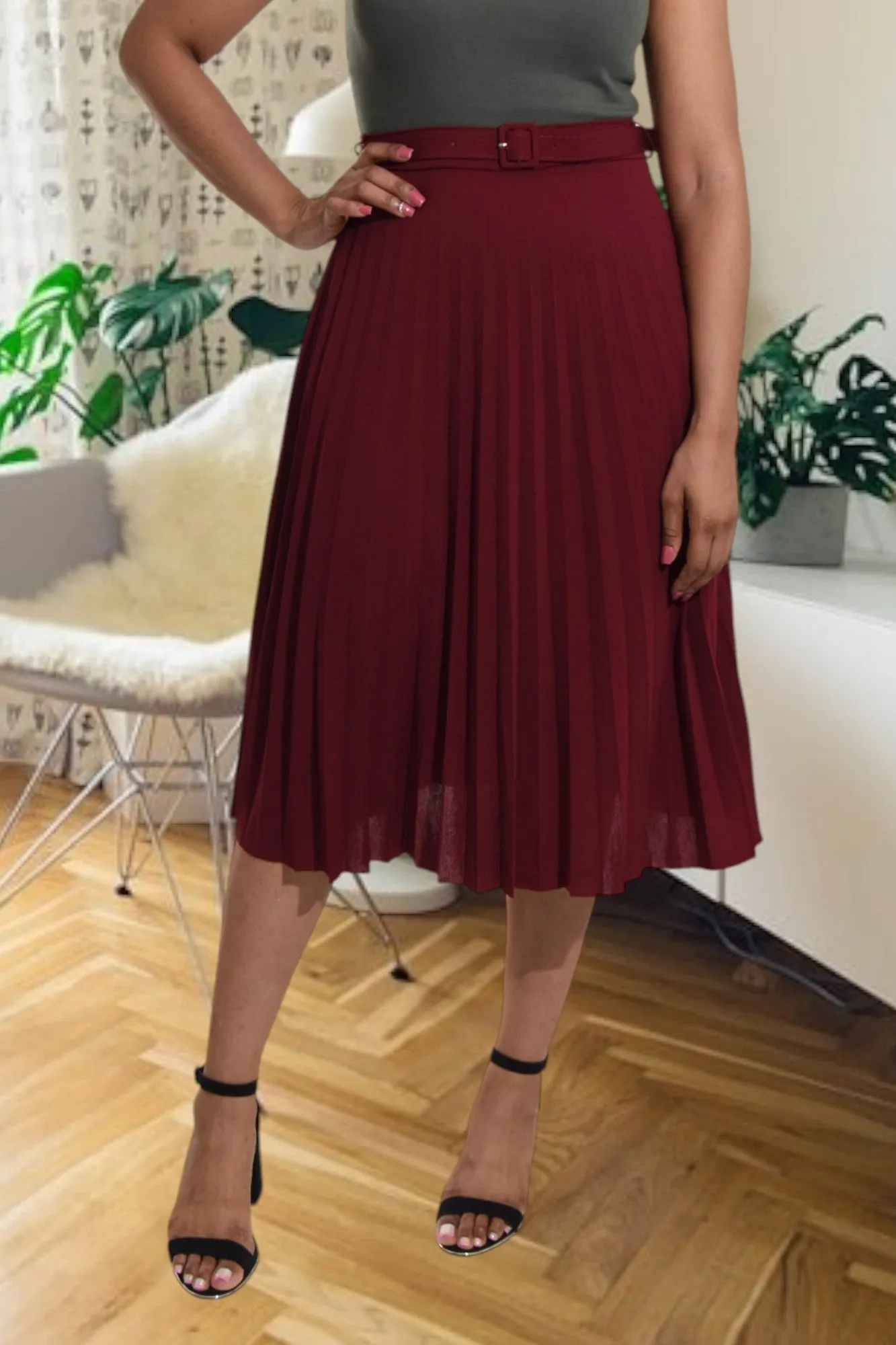 Ladies Burgundy Pleated Skirt
