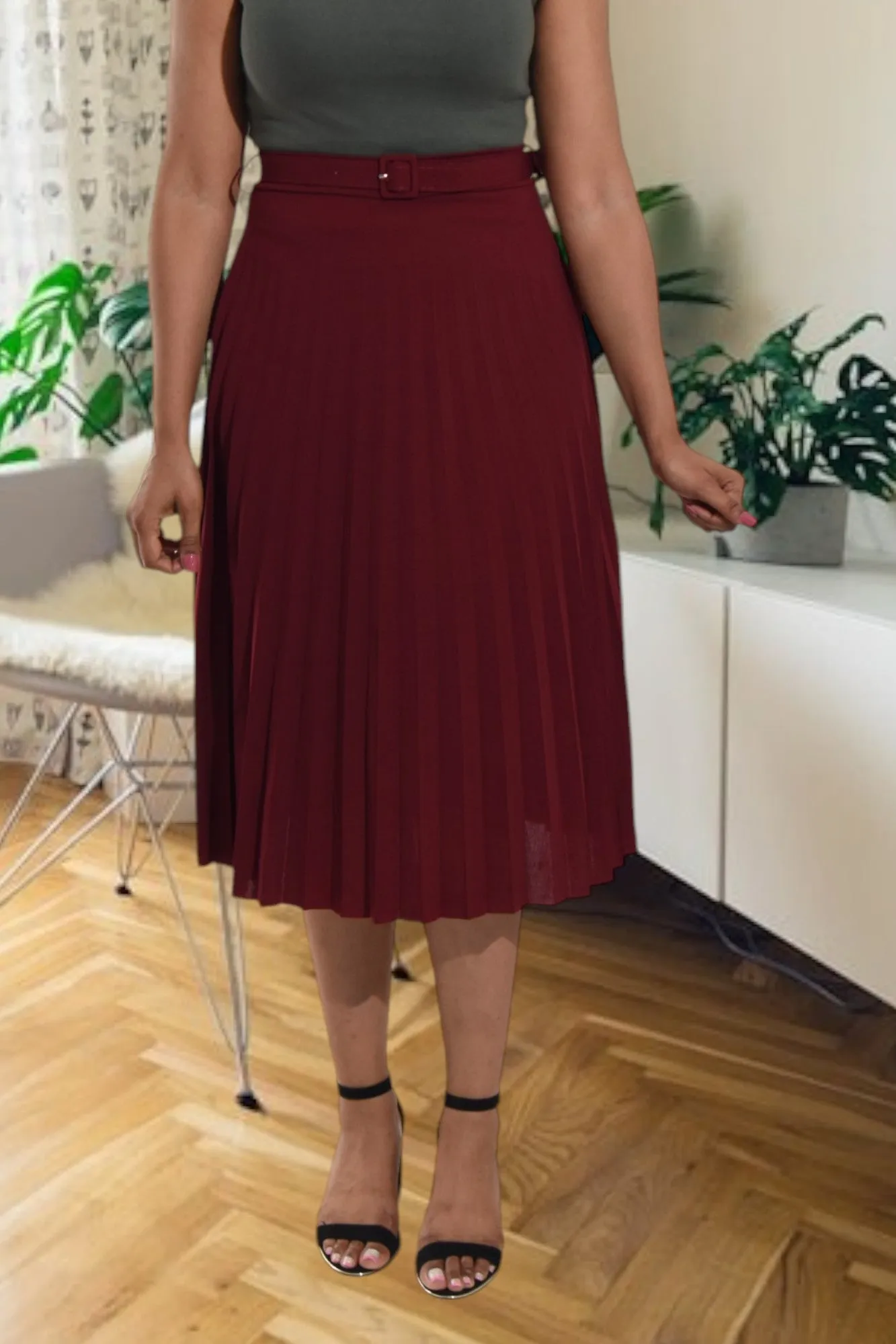 Ladies Burgundy Pleated Skirt