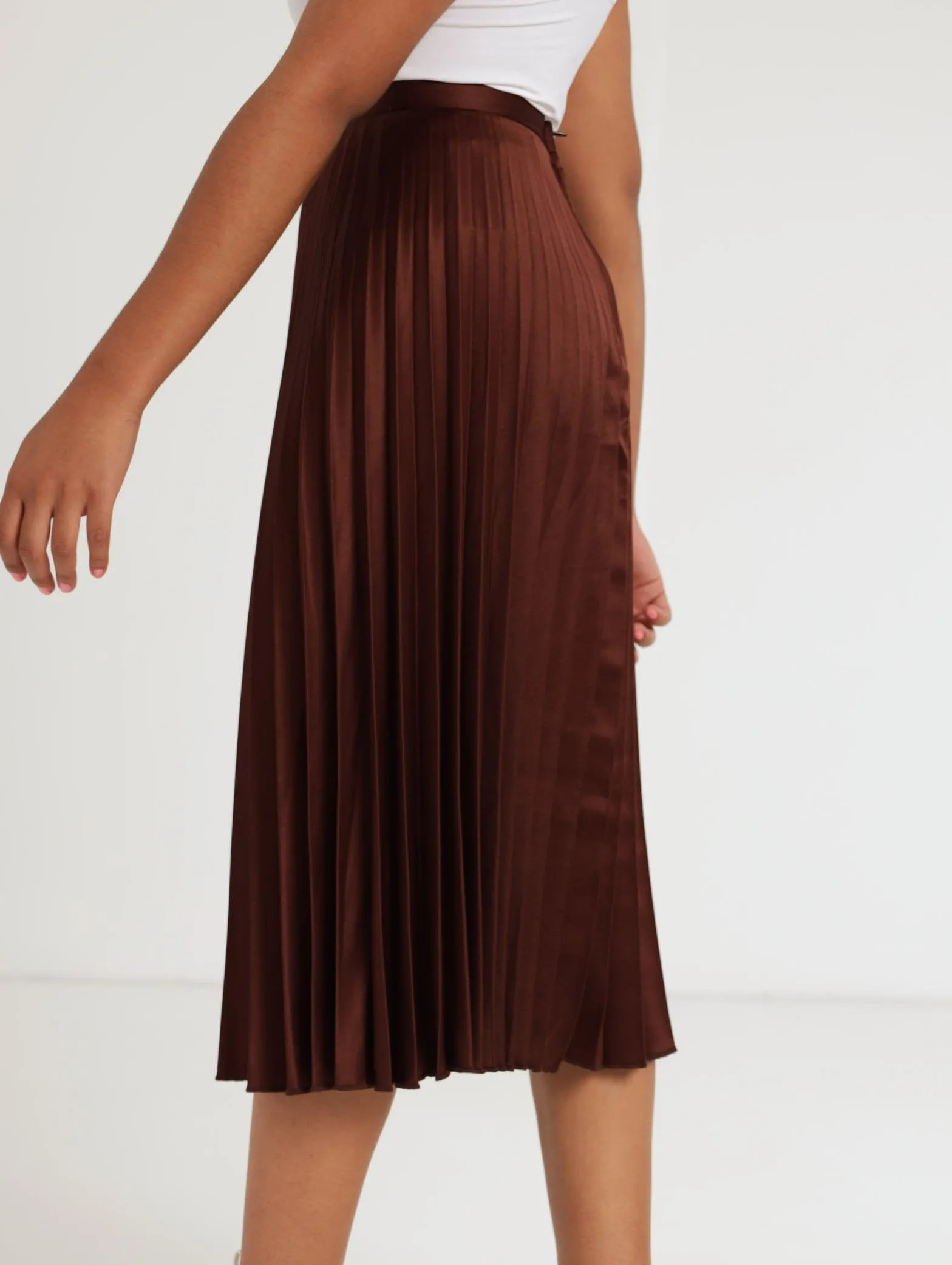 Ladies Pleated Midi Skirt - Brown