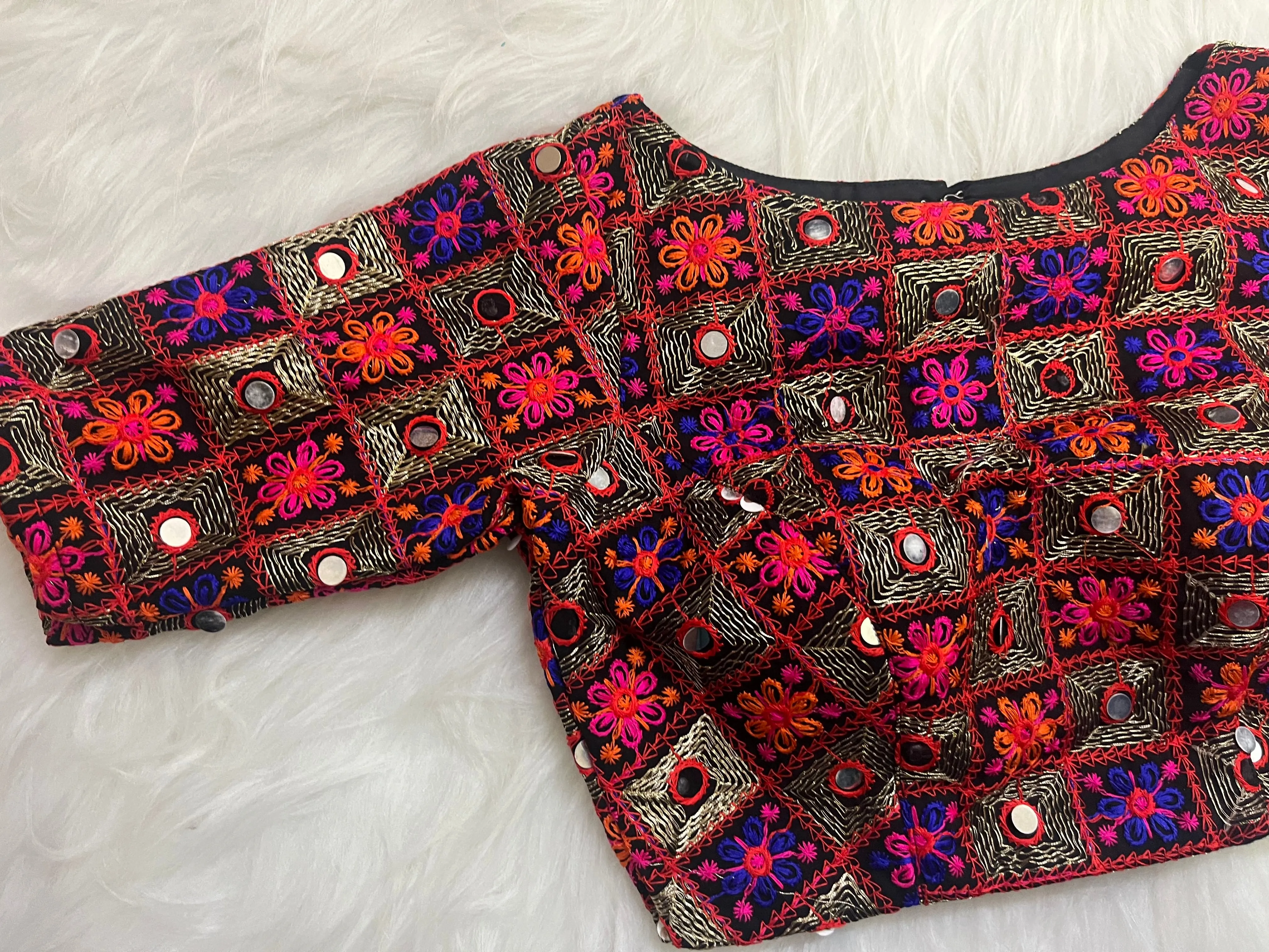 MULTICOLOR EMBROIDERY BLOUSE - BLACK