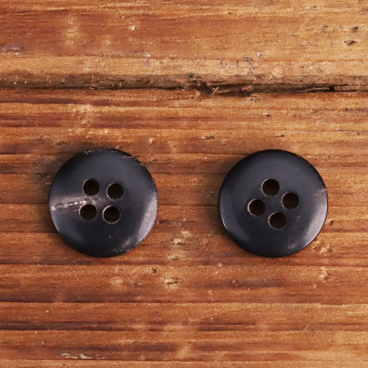 Red Round-Edged Natural Genuine Horn Shirt Buttons 10pcs