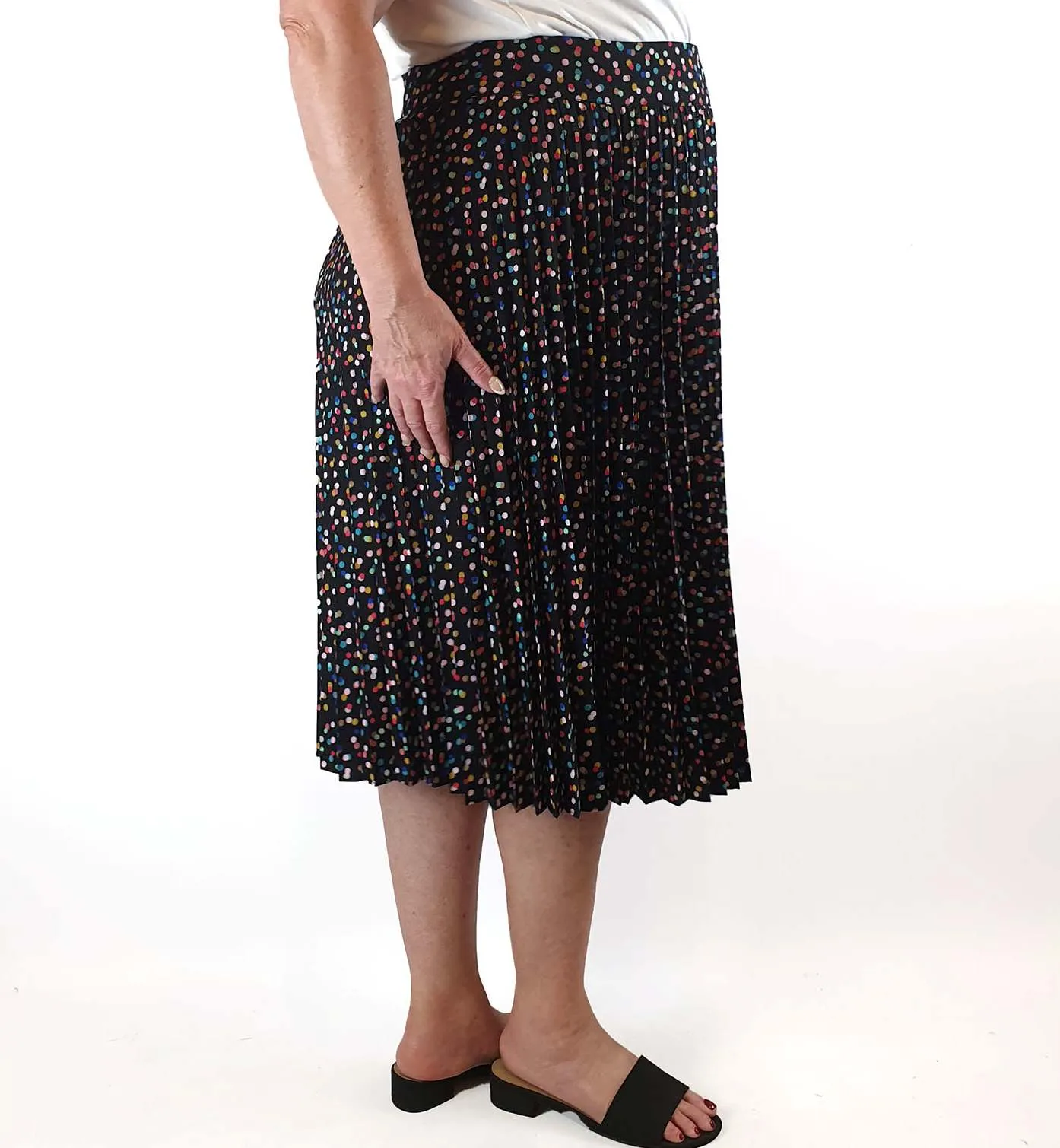 Review black confetti print skirt size 16