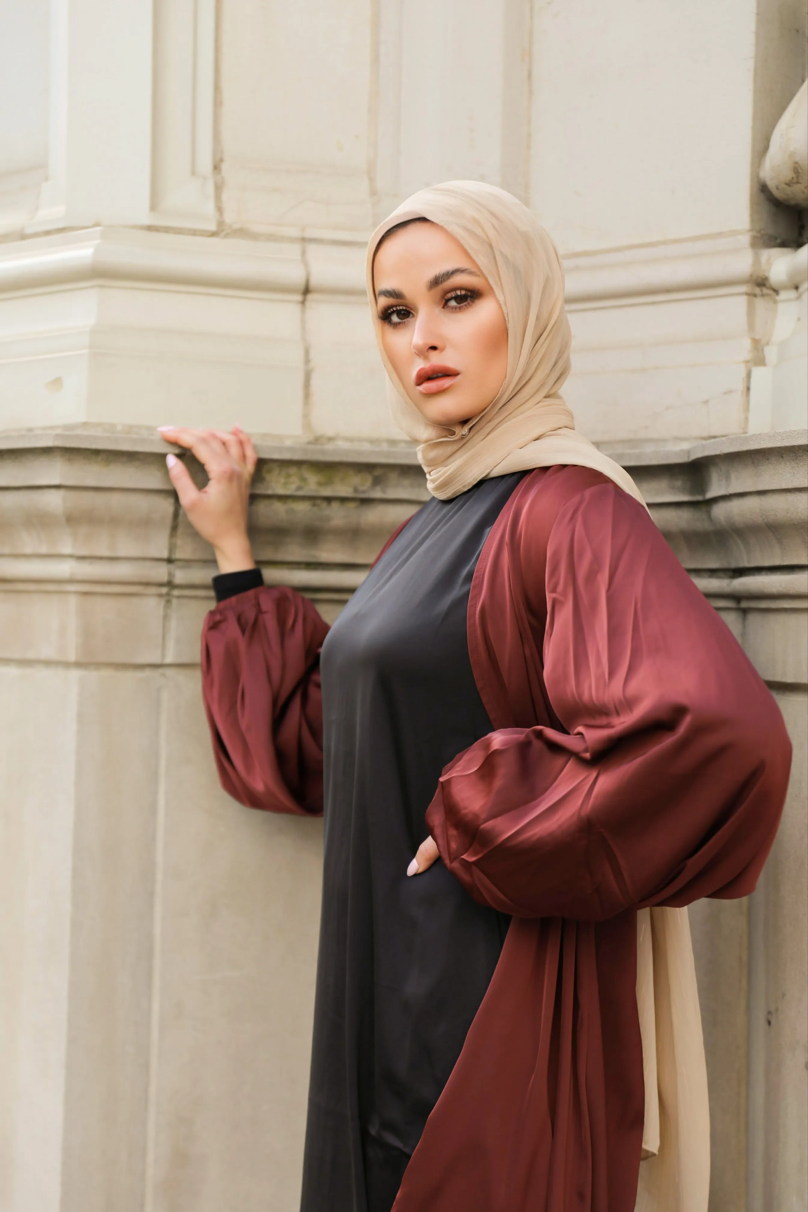 Saya Balloon Sleeve Abaya - Berry Red