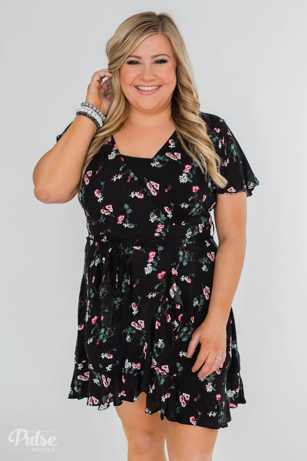Short Sleeve V-Neck Wrap Detail Dress- Black