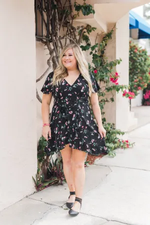 Short Sleeve V-Neck Wrap Detail Dress- Black