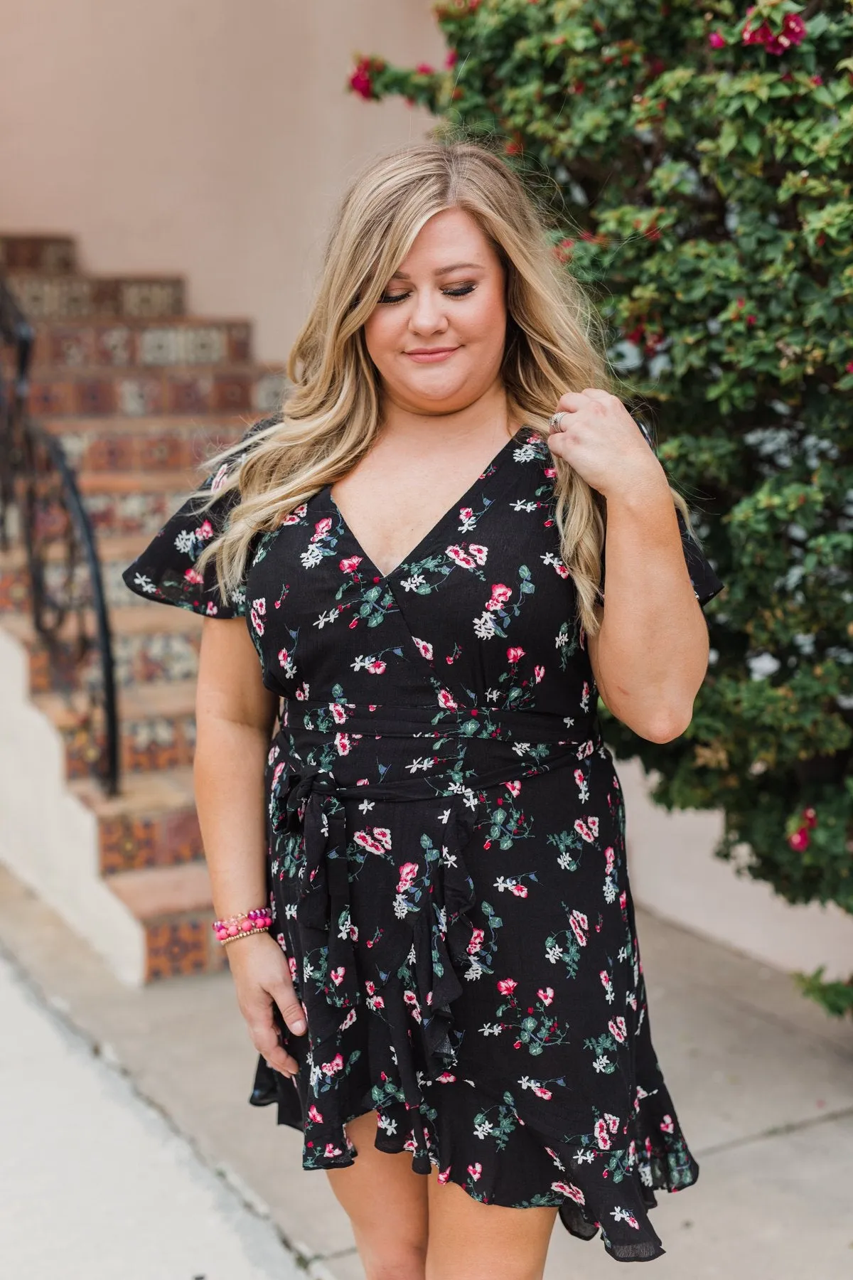 Short Sleeve V-Neck Wrap Detail Dress- Black
