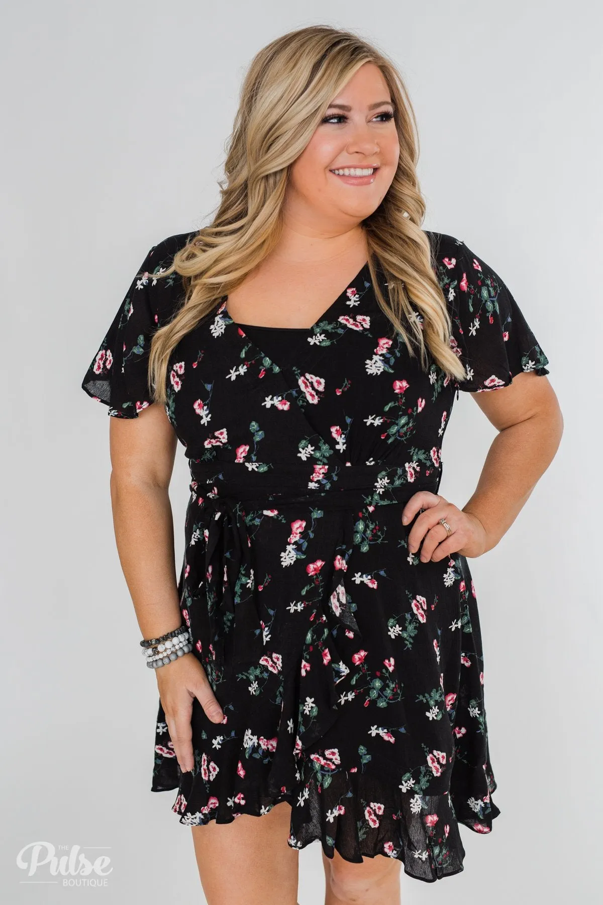 Short Sleeve V-Neck Wrap Detail Dress- Black