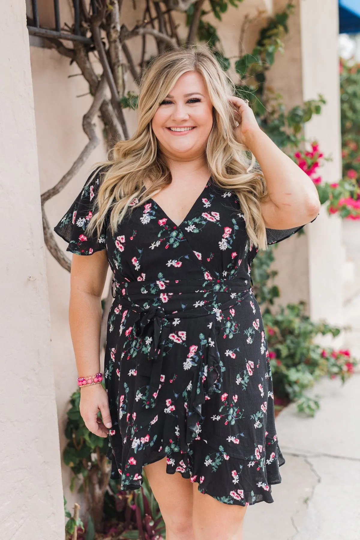 Short Sleeve V-Neck Wrap Detail Dress- Black