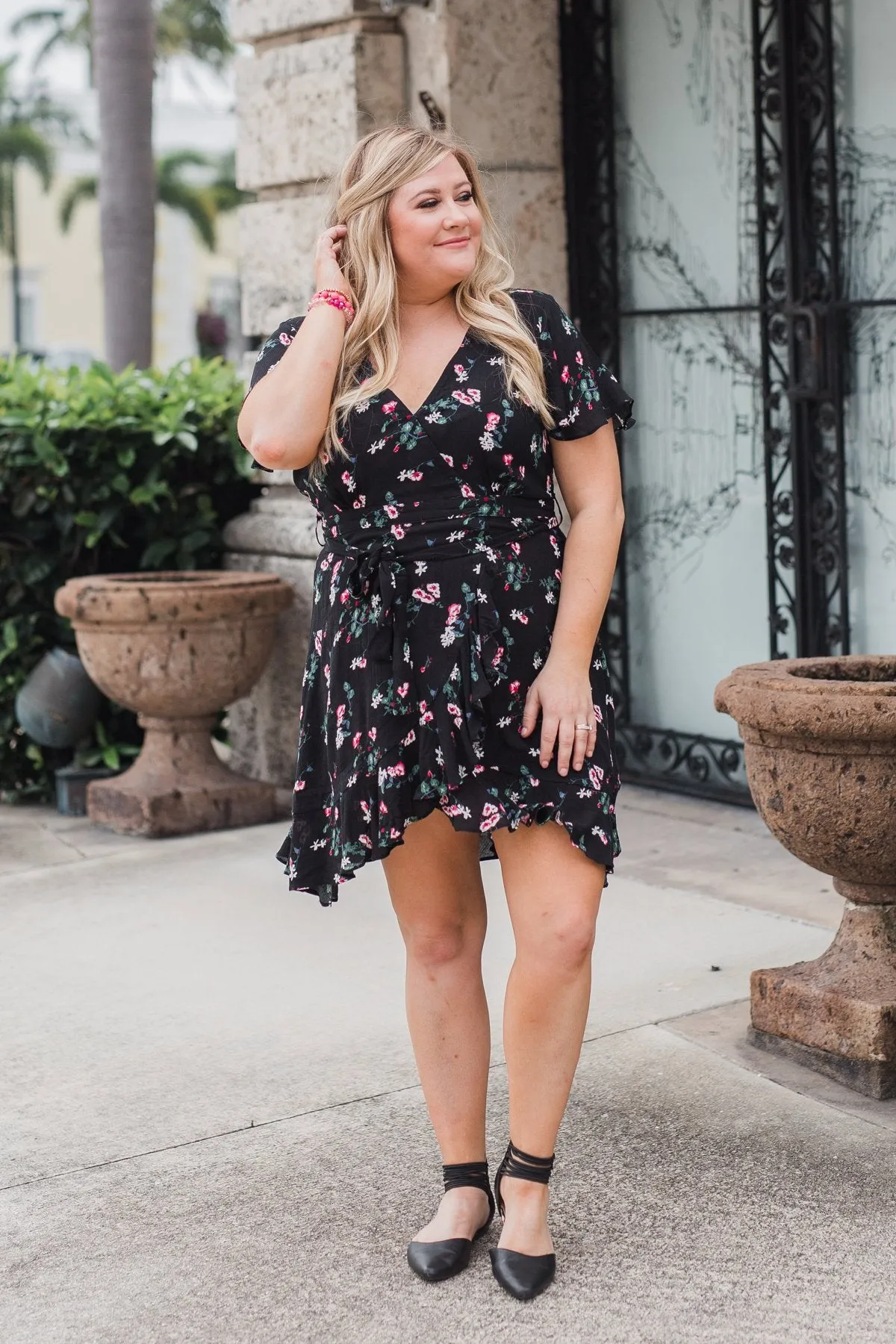 Short Sleeve V-Neck Wrap Detail Dress- Black