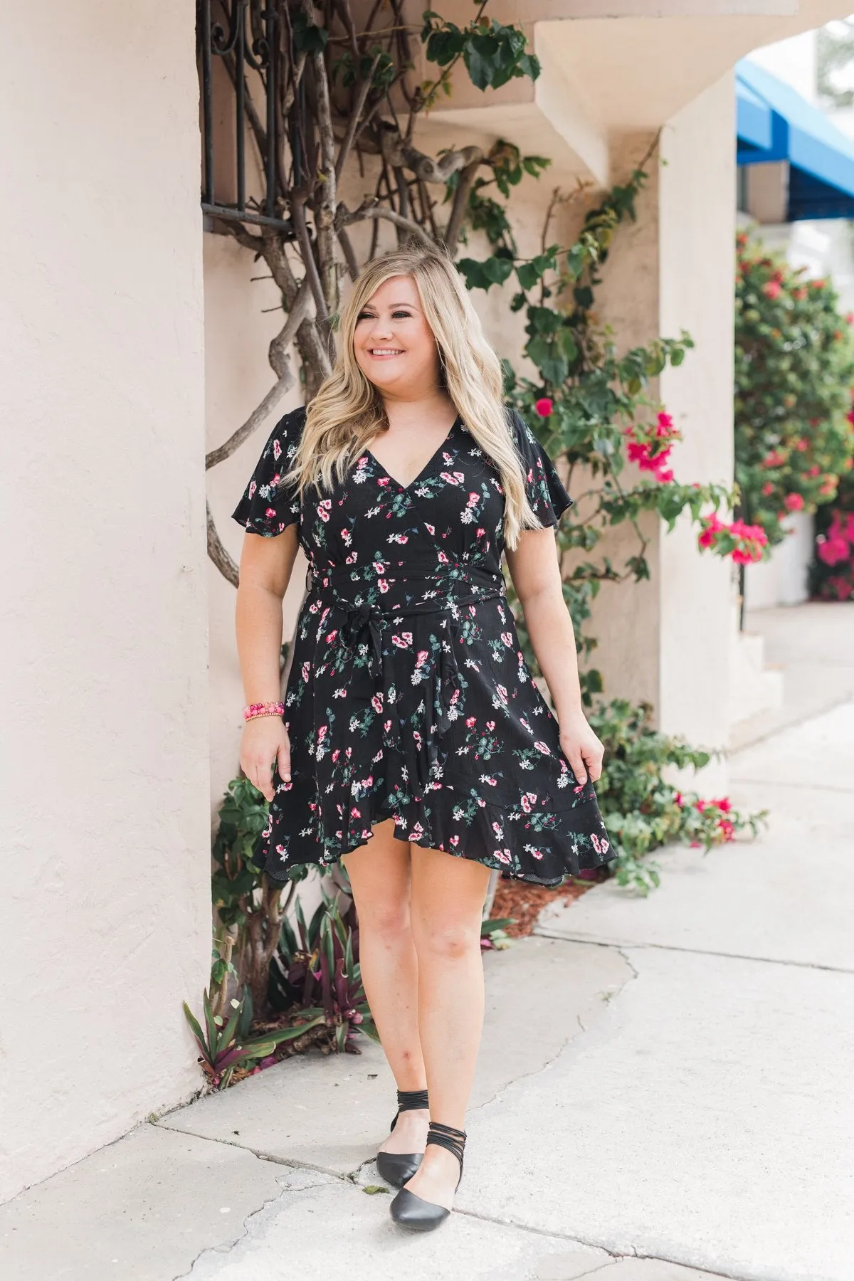 Short Sleeve V-Neck Wrap Detail Dress- Black
