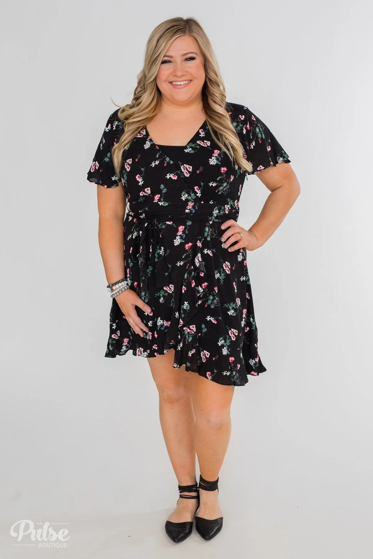 Short Sleeve V-Neck Wrap Detail Dress- Black