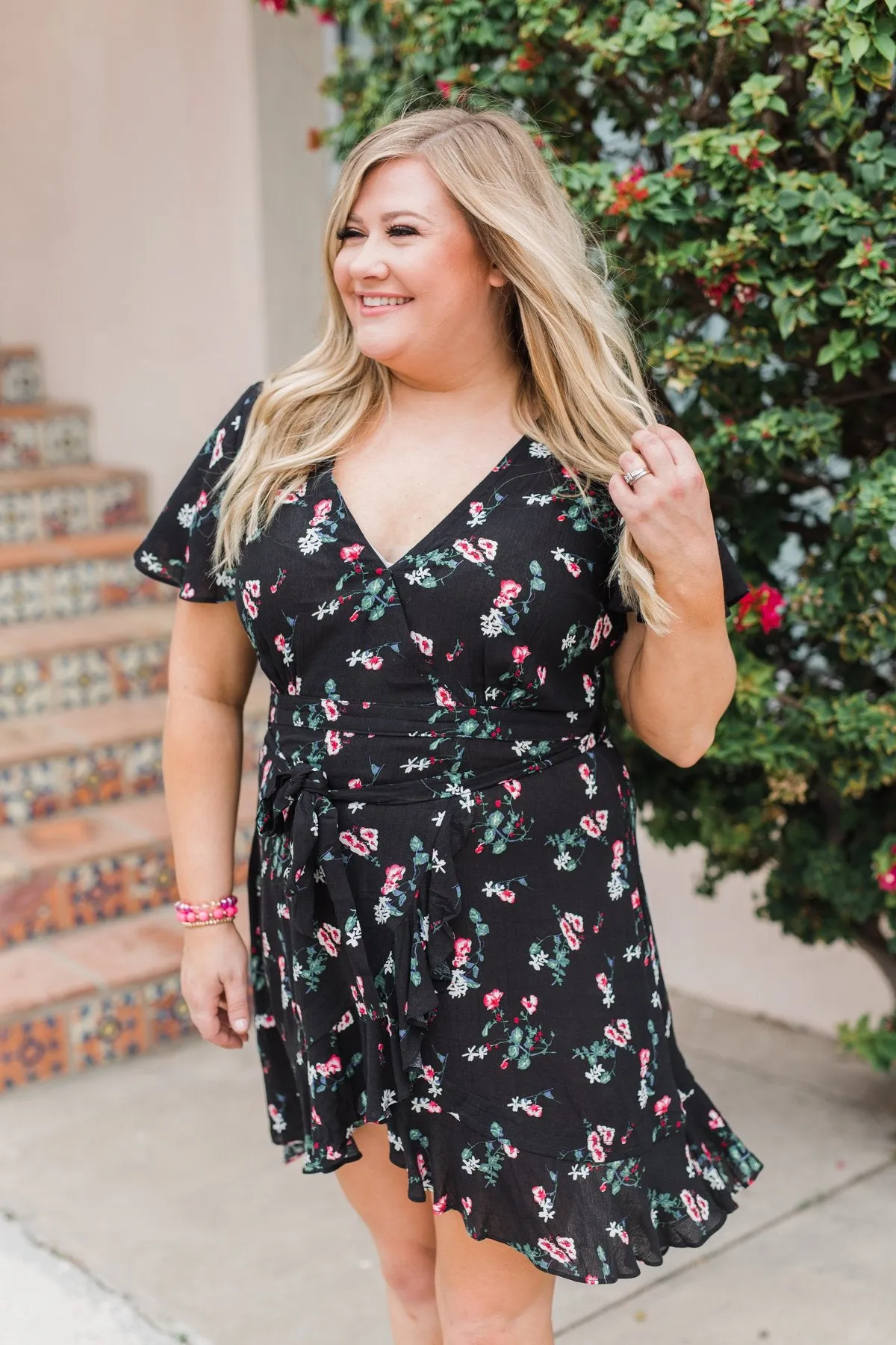 Short Sleeve V-Neck Wrap Detail Dress- Black
