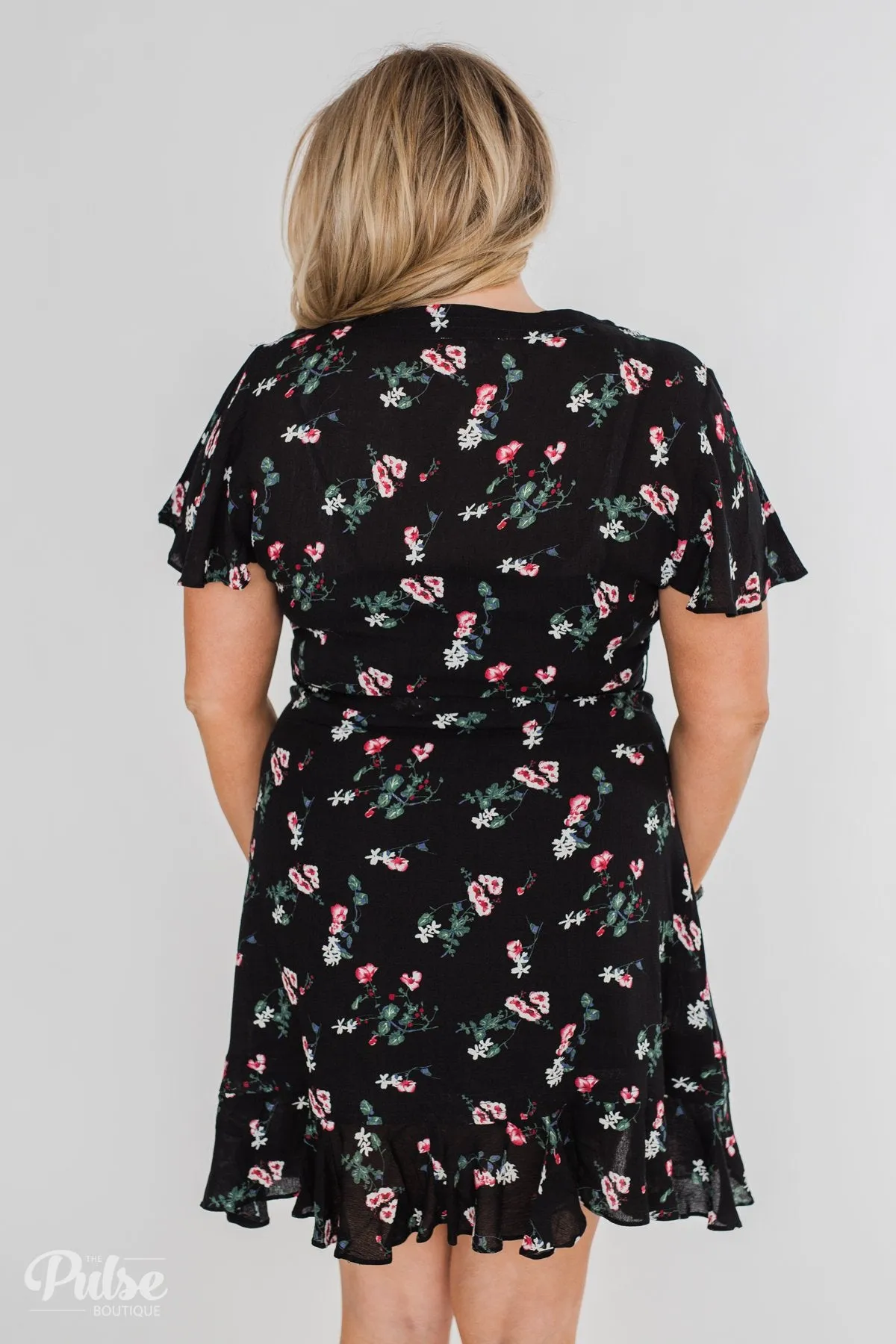 Short Sleeve V-Neck Wrap Detail Dress- Black