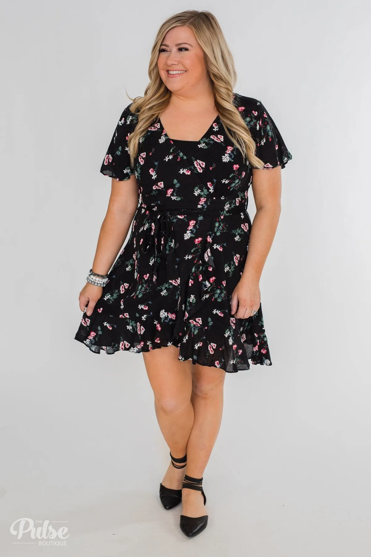 Short Sleeve V-Neck Wrap Detail Dress- Black