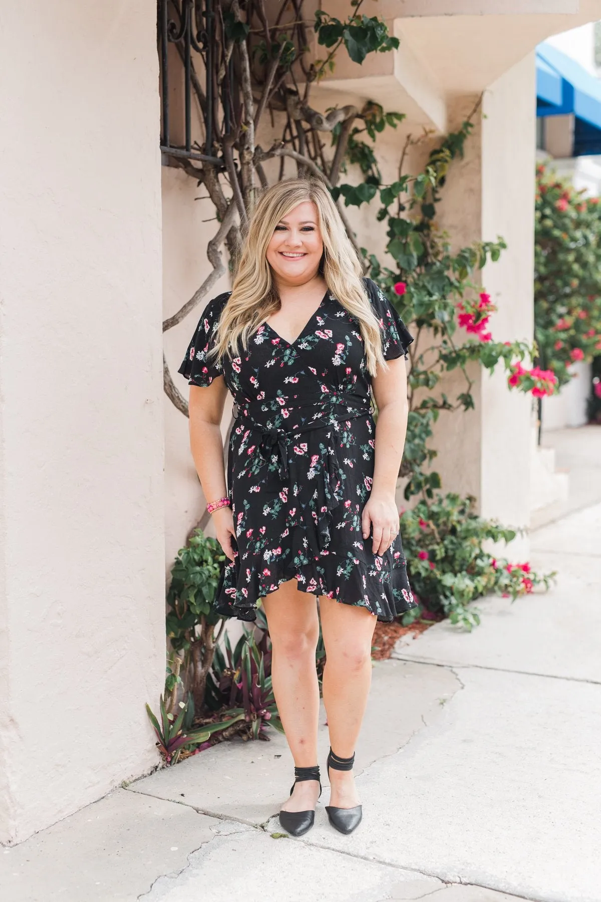 Short Sleeve V-Neck Wrap Detail Dress- Black