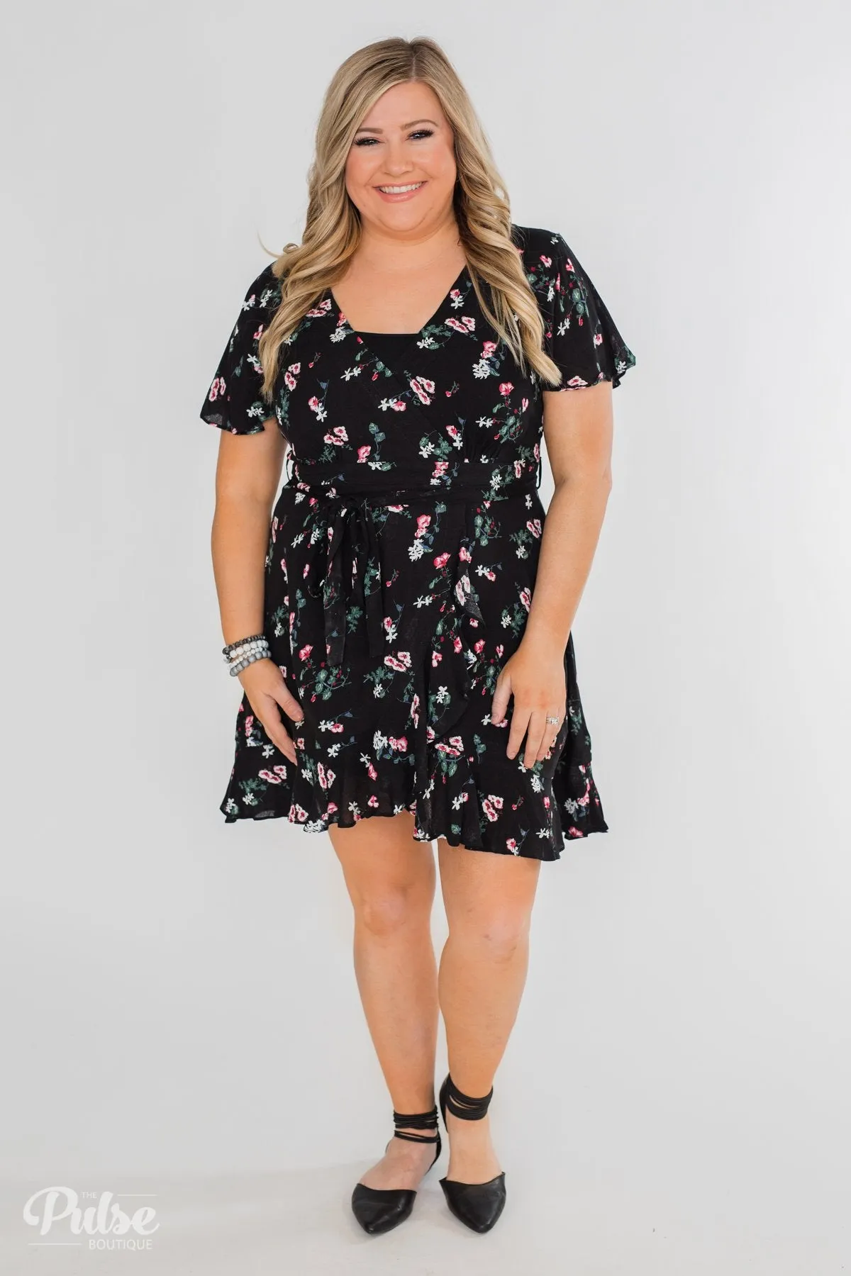 Short Sleeve V-Neck Wrap Detail Dress- Black