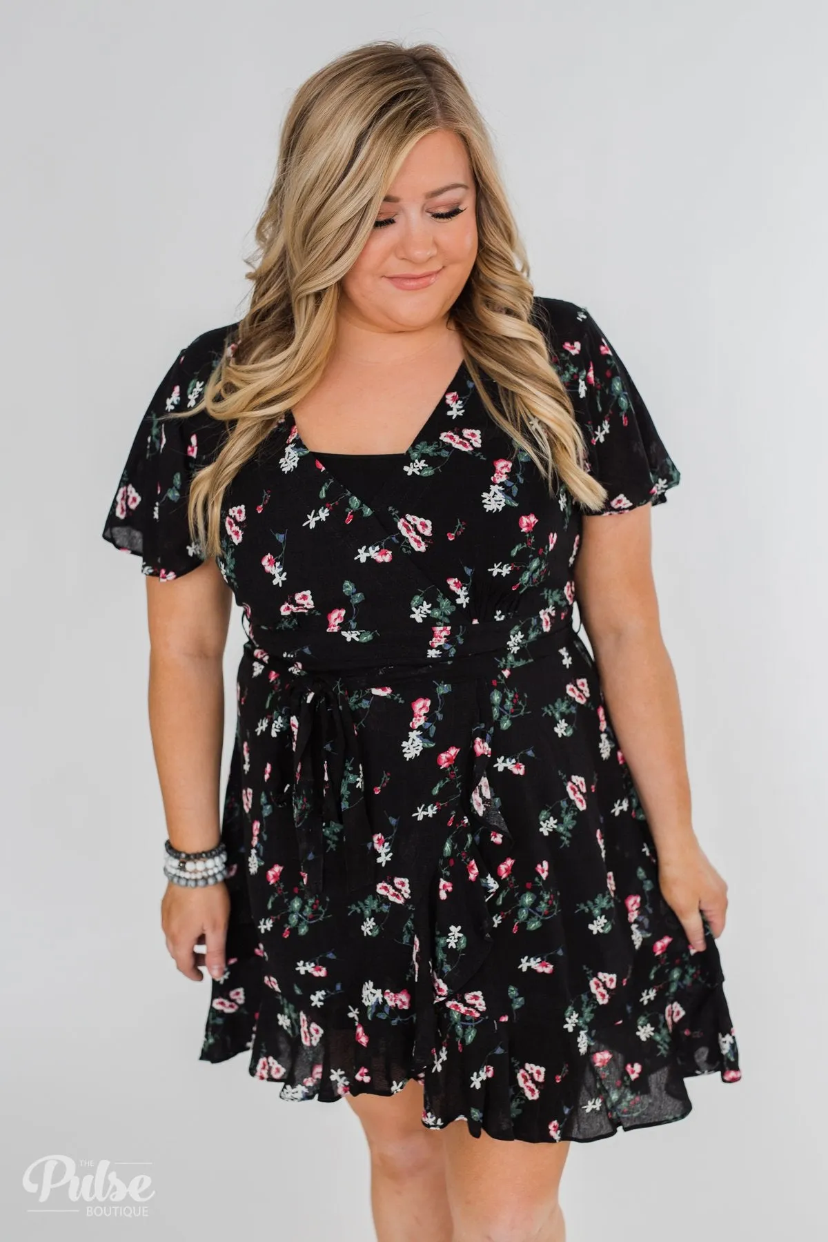 Short Sleeve V-Neck Wrap Detail Dress- Black