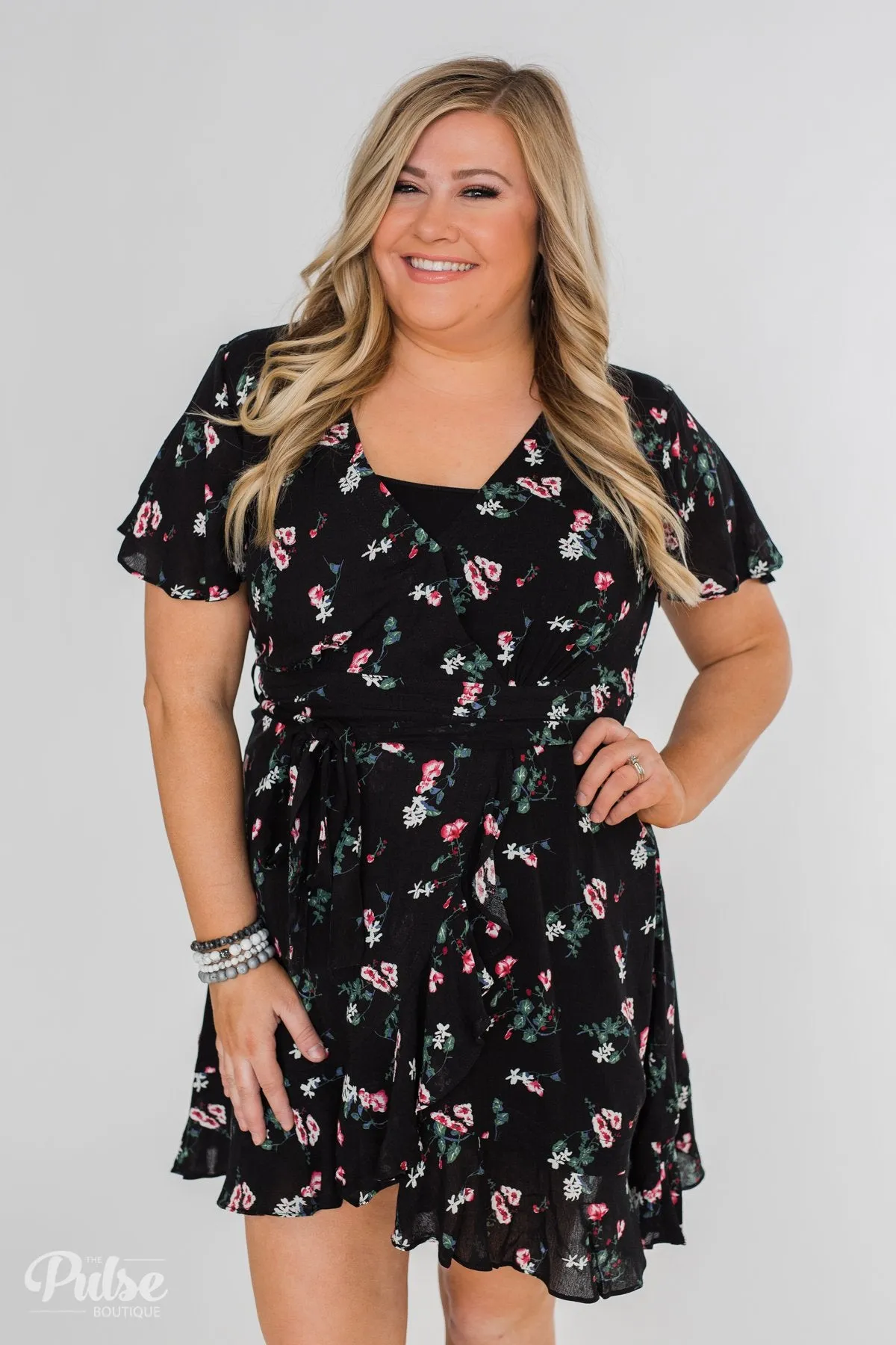 Short Sleeve V-Neck Wrap Detail Dress- Black
