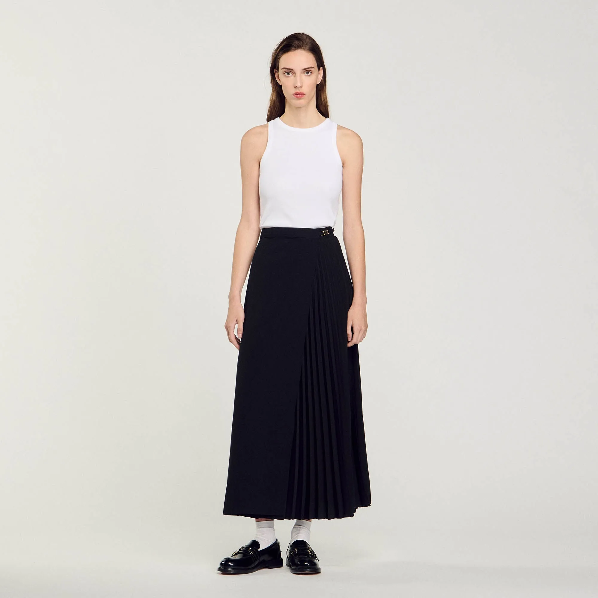 Souvenir Curb Chain Buckle Pleated Skirt Black