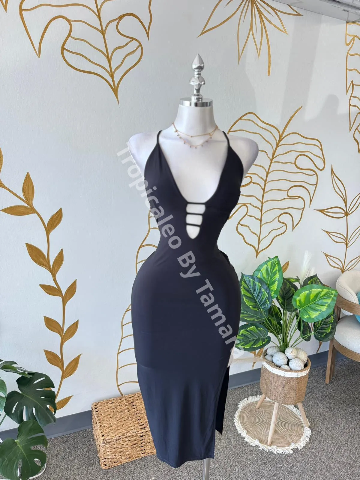 Spaguetti Strap Cross Back Midi Dress
