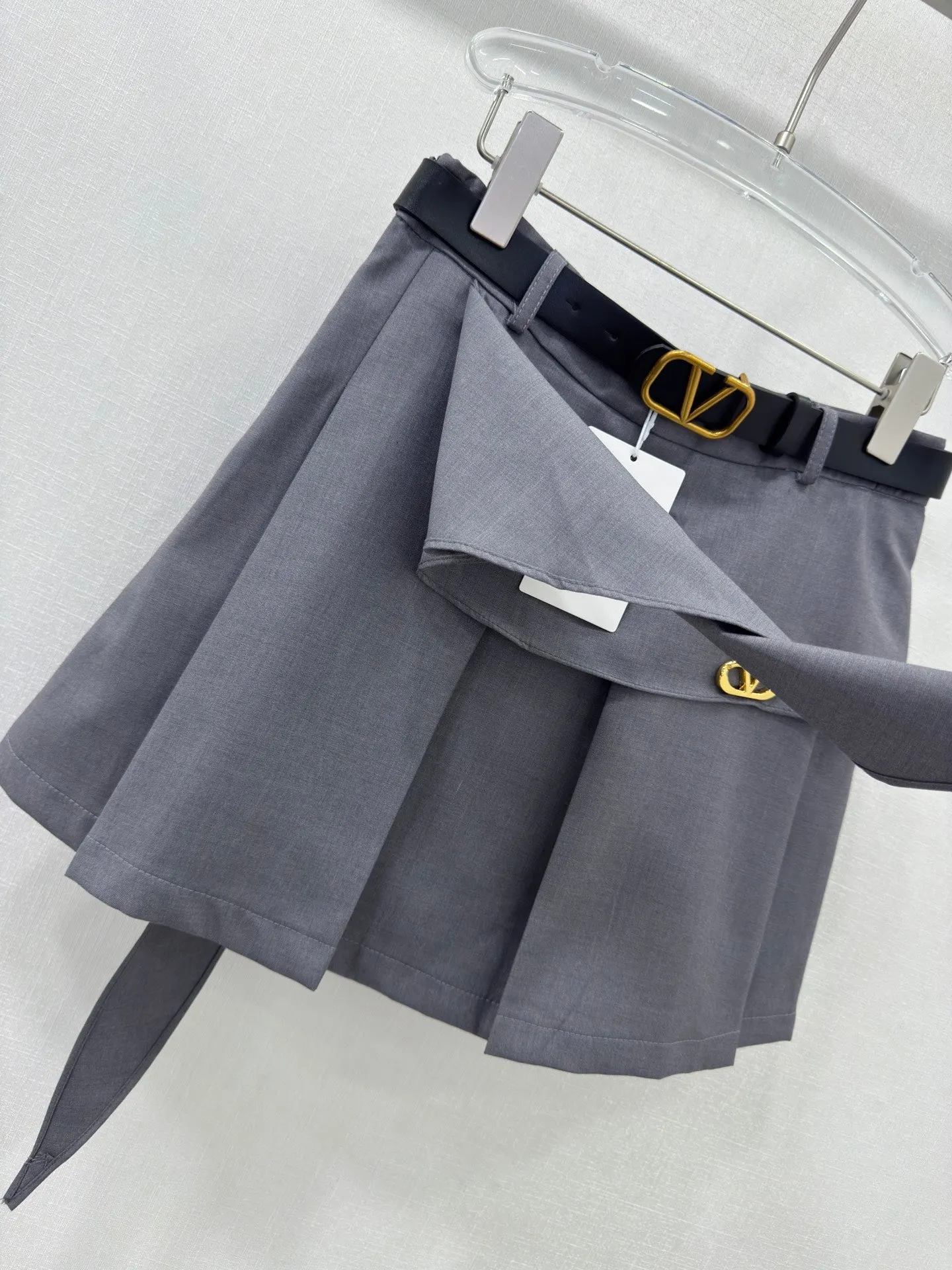 VT 25 new irregular pleated skirt