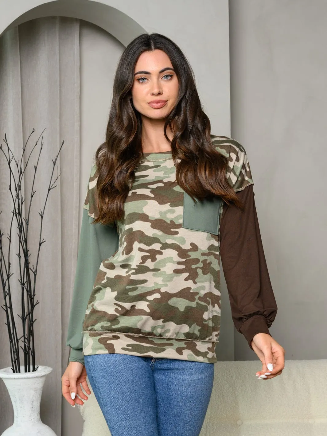 WOMEN'S LONG SLEEVE FRONT POCKET CAMO PRINT TOP