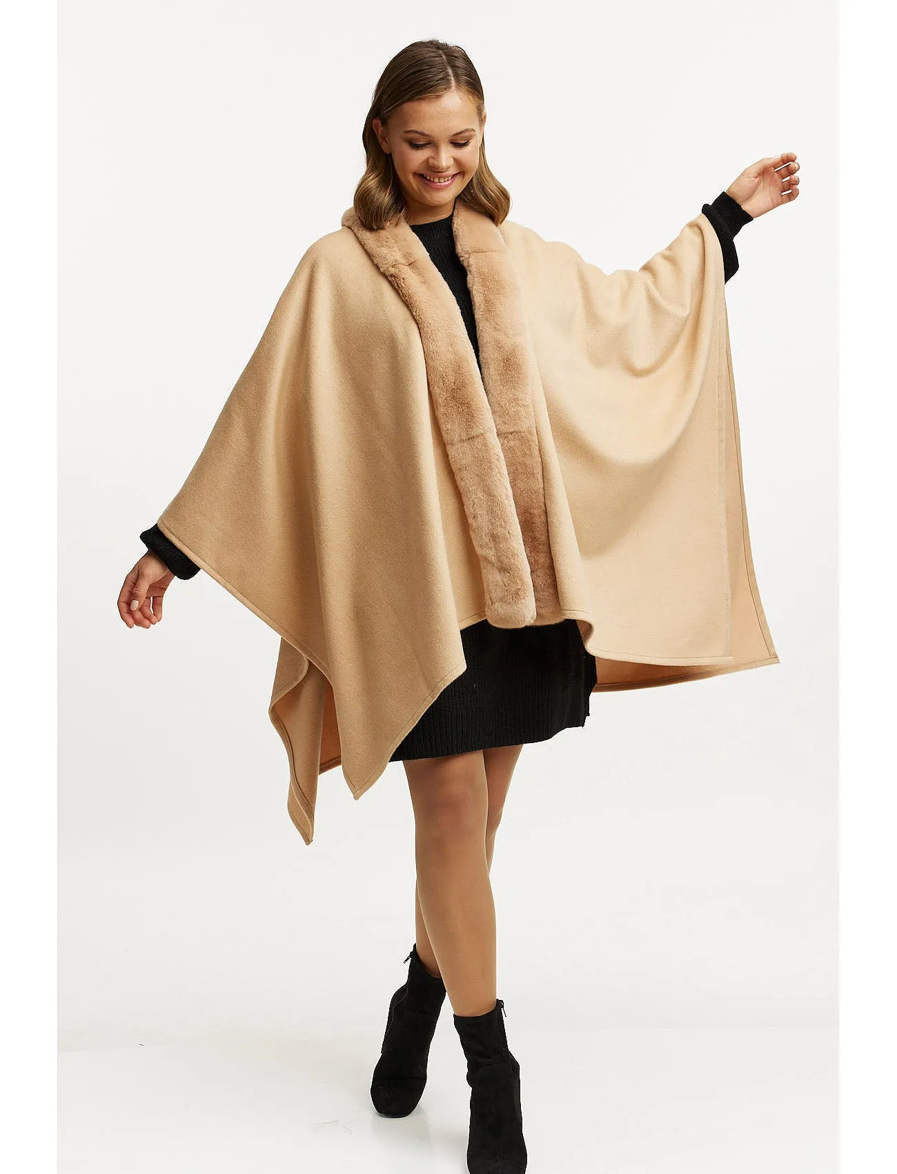 Wool poncho with fur trim - golden beige
